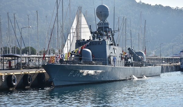 Marmaris'te askeri gemiler halka açıldı
