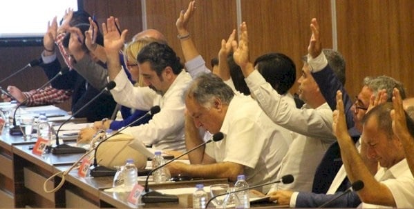 İYİ Partili Belediye Meclis Üyelerinden Başkan Aras'a Uyarı