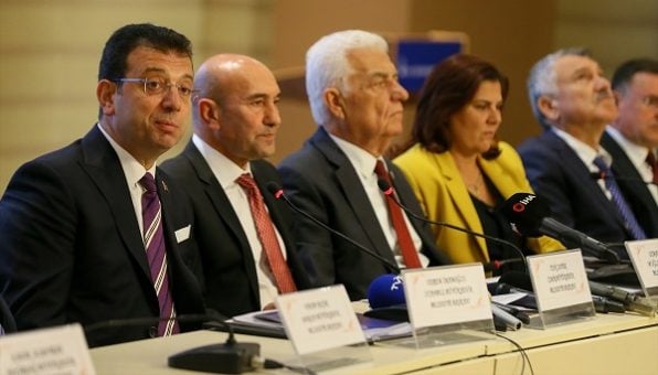 CHP'li büyükşehir belediye başkanlarının İzmir'deki çalıştayı sona erdi