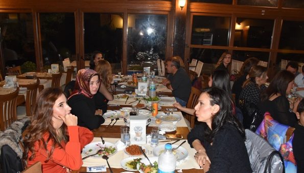 Bodrum'da öğretmenler yemekte bir araya geldi
