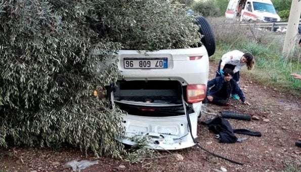 Bodrum'da otomobil devrildi: 3 yaralı