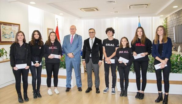 İzmir'de "inovatif gençler" ödüllendirildi